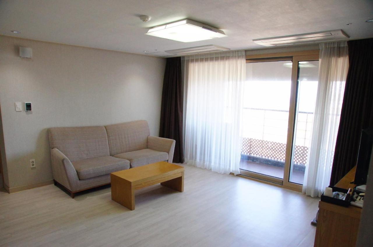 Hi Jeju Hotel Εξωτερικό φωτογραφία